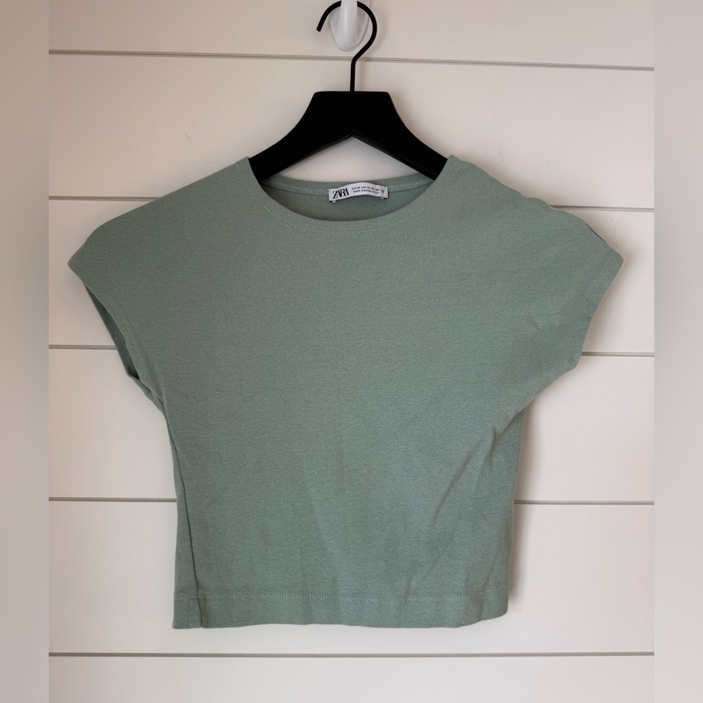 Zara Women’s Medium Cropped T-Shirt
